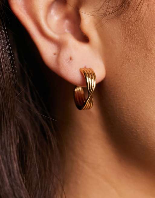 Astrid & Miyu twist hoop earrings in sterling silver gold plated, 3 of 4