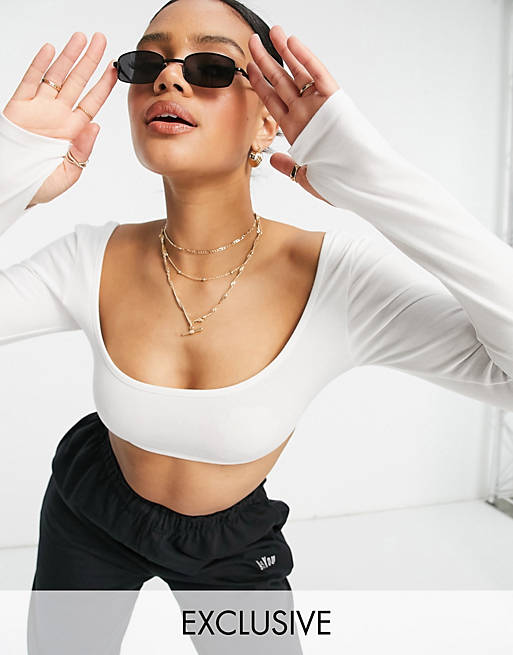  ASYOU clasp detail ultra crop top in white 