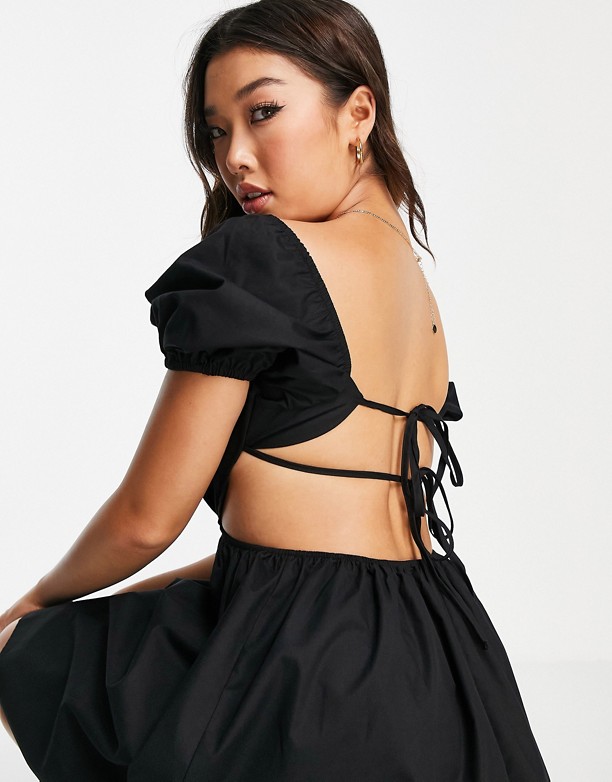  Prawdziwy ASYOU – Czarna zwiewna sukienka mini z podwÓjnym wiązaniem na plecach Czarny
