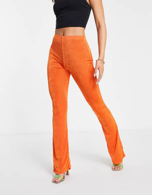 ASYOU - Flare-broek met rimpeleffect bij de billen in oranje | ASOS
