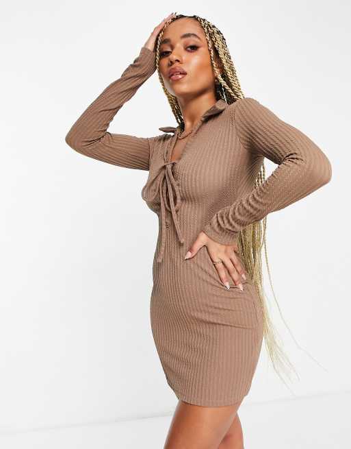 ASYOU – Geripptes Polokleid mit Schnürung in Mokka, 3 von 4