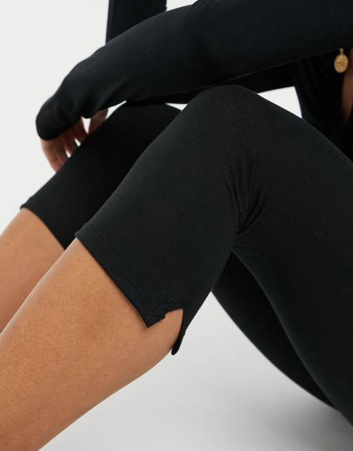 ASYOU – Jogginghose in Capri-Länge mit Schlitz am Saum in Schwarz, 3 von 4