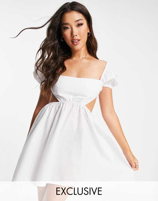 ASYOU - Robe courte virevoltante imprimée avec doubles liens à nouer dans le dos - Blanc