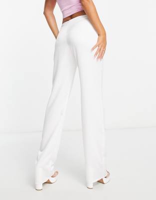 White slim deals leg pants