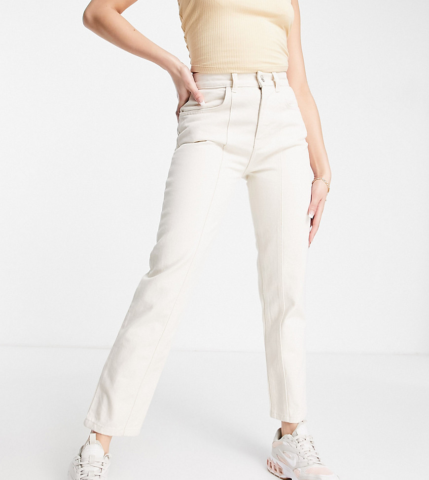 ASYOU – Schmale Mom-Jeans mit Ziernähten in Ecru-Weiß