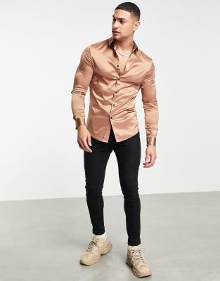 Однотонные рубашки Атласная зауженная рубашка цвета мокка ASOS DESIGN-Розовый цвет