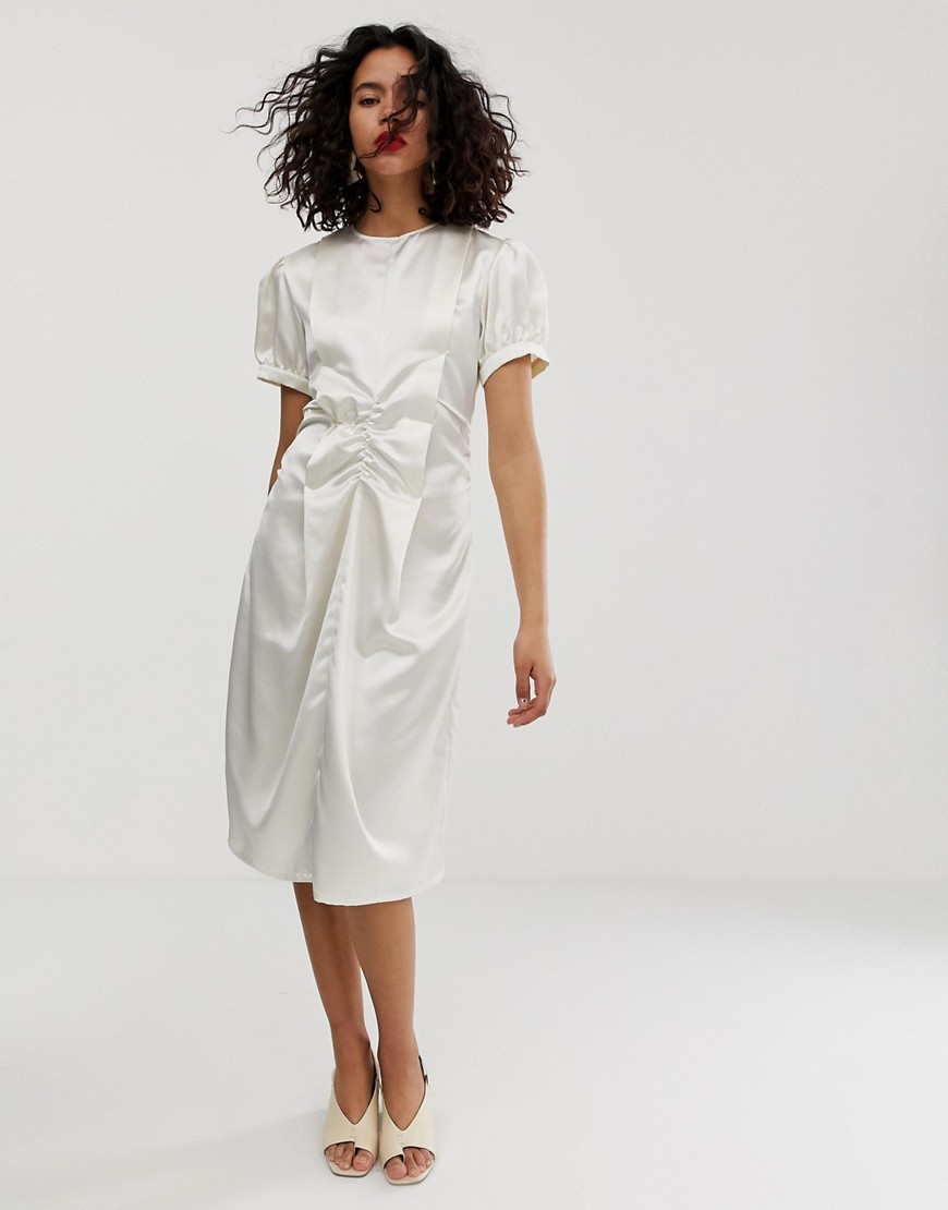 фото Атласное платье миди со сборками asos white-кремовый