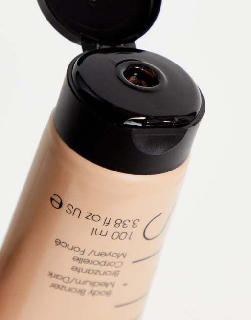 Aubronceador de tono medio Instant Glow de 100 ml de St. Tropez, 3 de 4