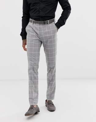 grey check pants with black shirt