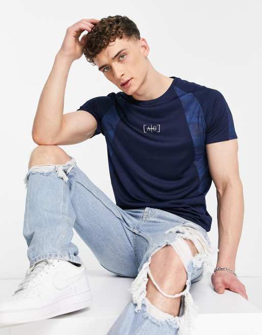 Avant Garde – Granatowy T-shirt ze wstawkami ze wzorem moro