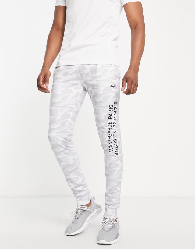 Avant Garde grid sweatpants in light gray camo