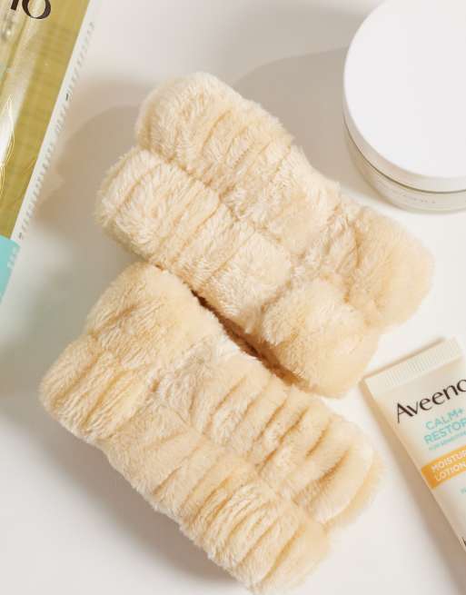 Aveeno Calm + Restore Starter Set (save 33%), 2 of 3