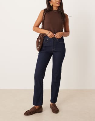 AWARE - Alice - Stretch-Jeans in dunkelblauem Rinse mit geradem Bein mit hohem Bund
