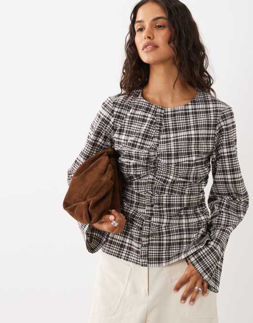 AWARE - blusa fruncida a cuadros chocolate, 2 de 4