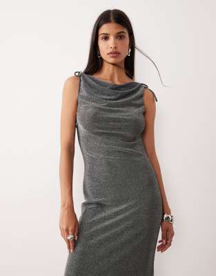 AWARE - Camisole-Midikleid aus glitzerndem Jersey in Schwarz und Silber mit Wasserfallausschnitt