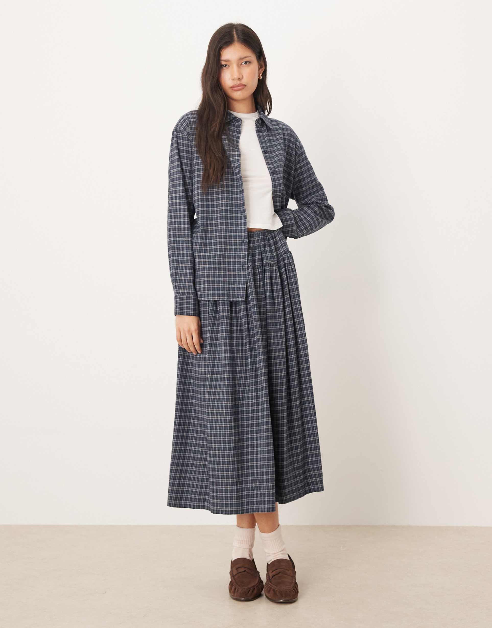 aware full tie waist detail skirt in blue and teal mini check print