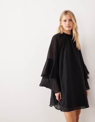 AWARE - Hochgeschlossenes Minikleid in Schwarz mit ausgestellten Ärmeln