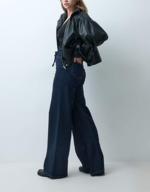 AWARE jeans med knytmidja och vida ben med kontrastsömmar i mörkblå denim, 2 av 5