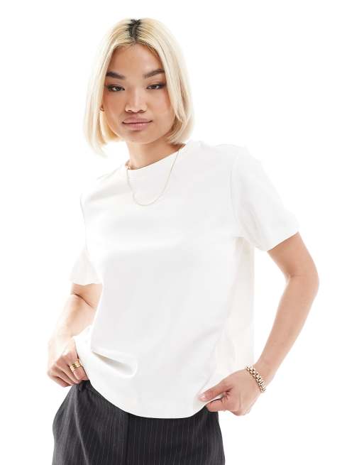 AWARE – Kastiges T-Shirt in Weiß