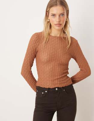 Aware - Langärmliges Shirt aus strukturiertem Jersey in der Farbe Mocha Moose mit Kräuselsaum-Brown