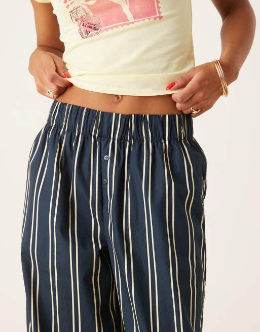 AWARE – Marinblå och gräddvita, randiga poplinbyxor med vida ben och boxershortsstil, 4 av 4