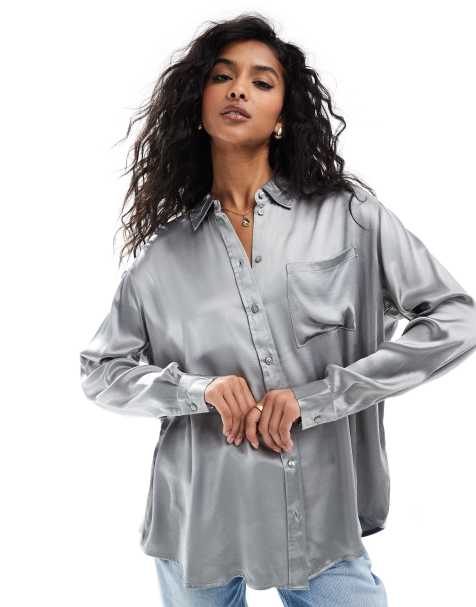 Aware – Oversize-Hemd aus Satin in Hellgrau - view 1