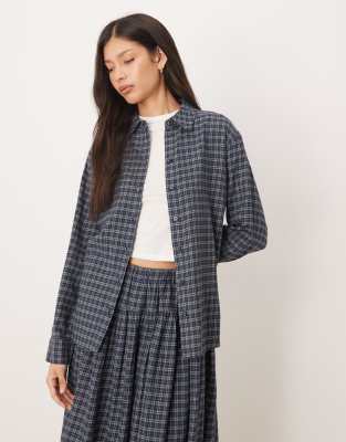 AWARE - Oversize-Oxford-Hemd im Boyfriend-Fit mit Mini-Karomuster in Blau und Blaugrün