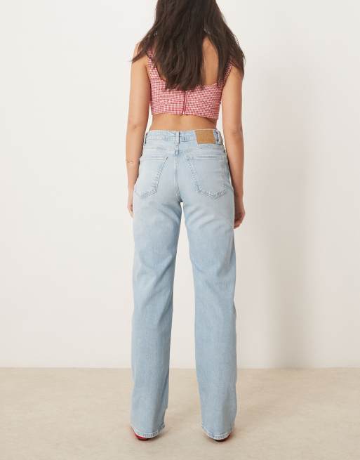 AWARE - Rechte, ruimvallende jeans in lichtblauwe wassing, 2 van 5