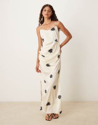 AWARE - Robe nuisette longue à imprimé fleurs - Noir et blanc - view 1