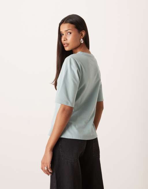 AWARE – Tailliertes T-Shirt in Hellblau, 3 von 4