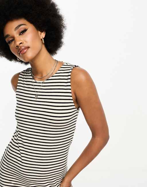 AWARE Tall – Ärmelloses, gestreiftes Maxikleid in Schwarz-Weiß, 3 von 4