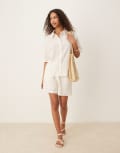 [AWARE] AWARE textured relaxed shorts in white (part of a set) XL Snow White