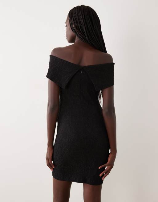 AWARE vestido corto palabra de honor con hombros descubiertos en negro, 2 de 4