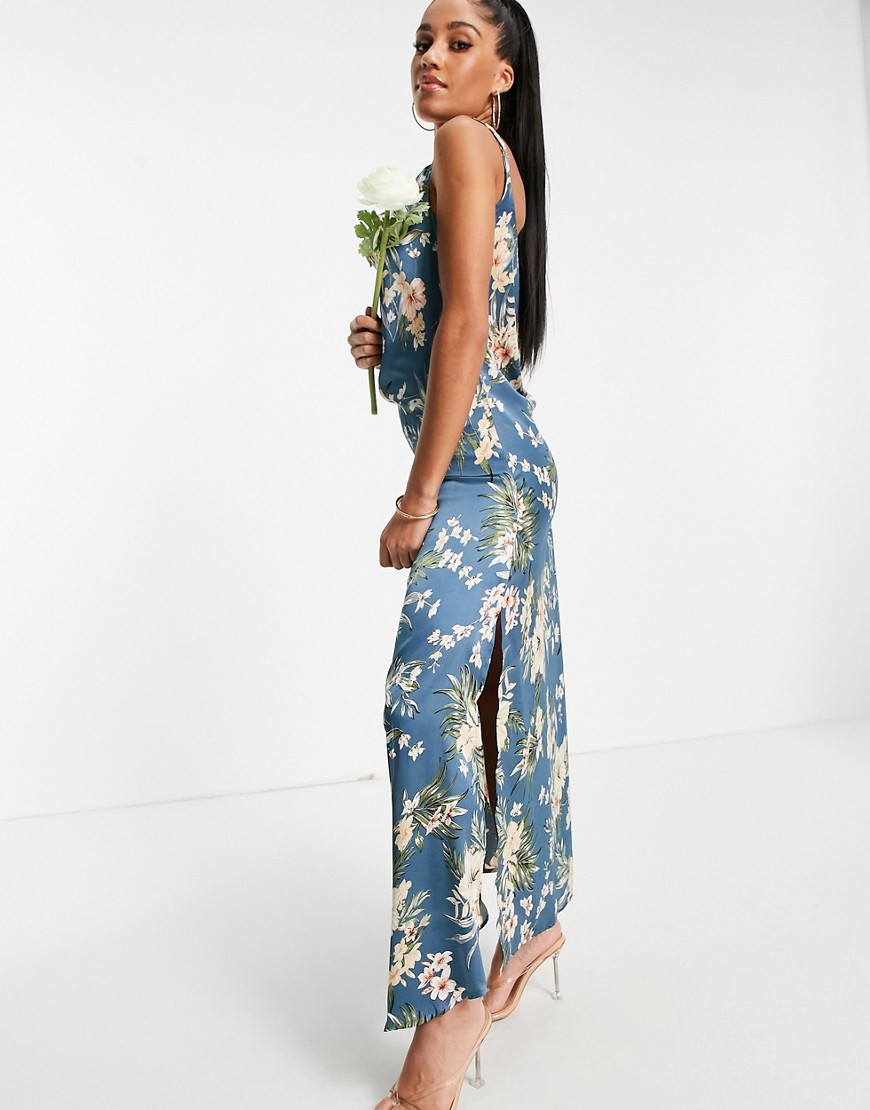 AX Paris - Bruidsmeisjes - Lange cami-jurk in blauw met bloemenprint-Meerkleurig
