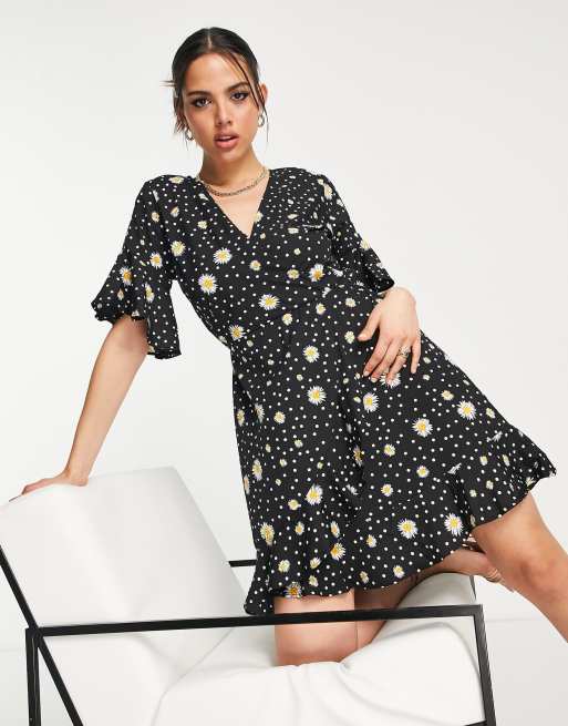 Daisy print sale wrap dress