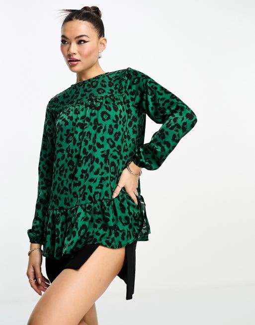 AX Paris – Grön, leopardmönstrad blus med peplumfåll