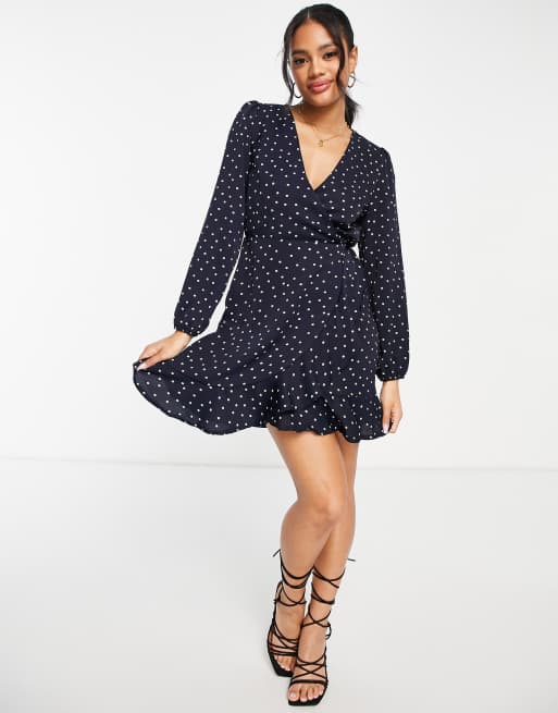 AX Paris – Langärmliges Wickelkleid mit Punktemuster