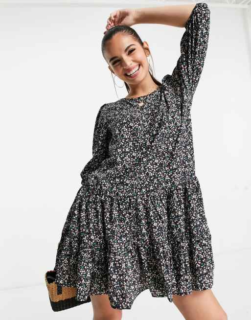 AX Paris – Minikleid mit abfallendem Saum und Blumenmuster