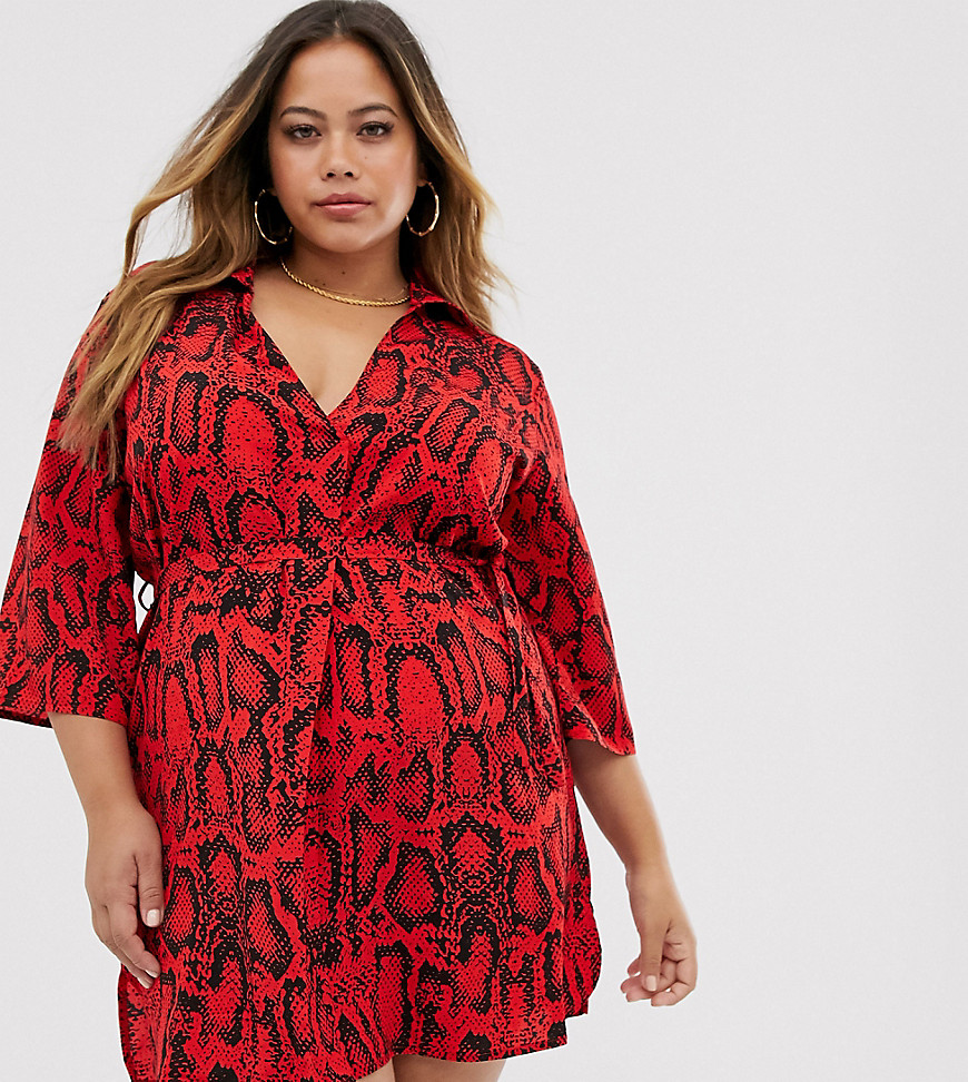 AX Paris Plus – Röd, ormskinnsmönstrad skjortklänning med v-ringning-Flerfärgad