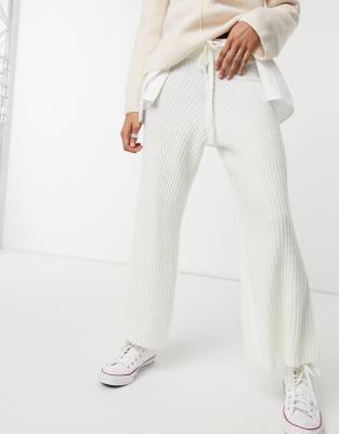 white knit trousers