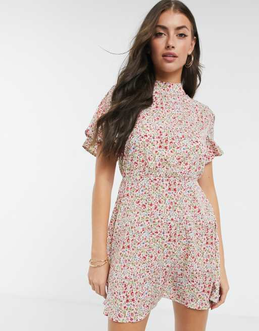AX Paris - Robe courte à col montant avec manches à volants