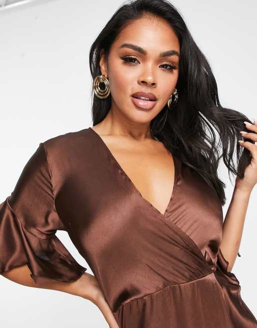 AX Paris Robe portefeuille en satin Marron ASOS