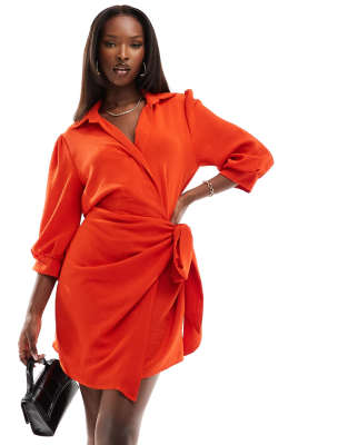 AX Paris - Rotes Mini-Hemdkleid mit Bindedetail und Wickeloptik-Orange