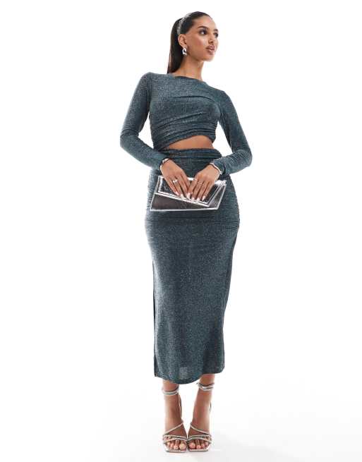 AX Paris – Smaragdgrön, långärmad midiklänning i bodycon-modell med rysch och utskurna detaljer