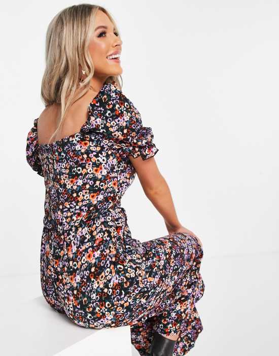 https://images.asos-media.com/products/ax-paris-square-neck-jumpsuit-in-floral/202454298-3?$n_550w$&wid=550&fit=constrain
