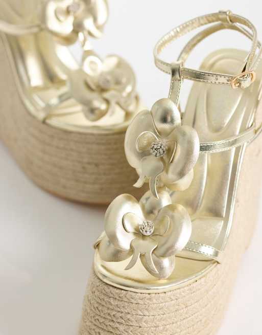 Azalea Wang Barossa espadrille wedge heeled sandals in gold, 2 of 4