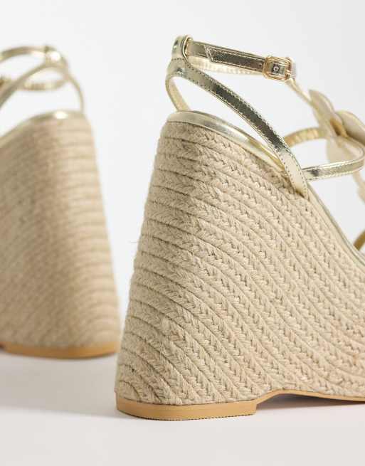 Azalea Wang Barossa espadrille wedge heeled sandals in gold, 3 of 4
