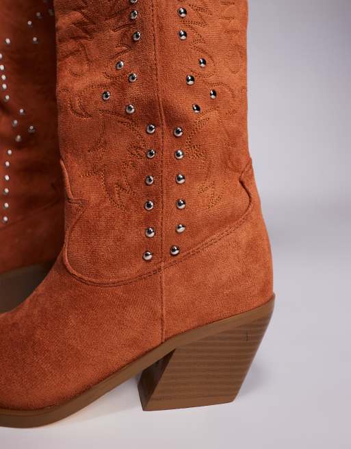 Azalea Wang – Beckett – Ljusbruna knähöga boots i cowboystil, 3 av 4