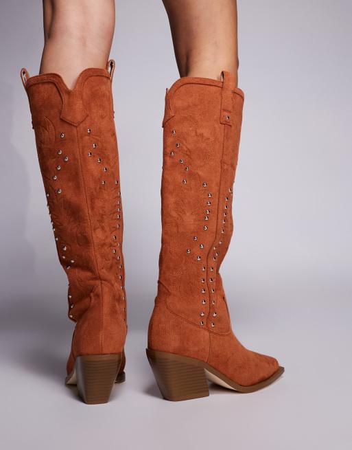 Azalea Wang – Beckett – Ljusbruna knähöga boots i cowboystil, 4 av 4