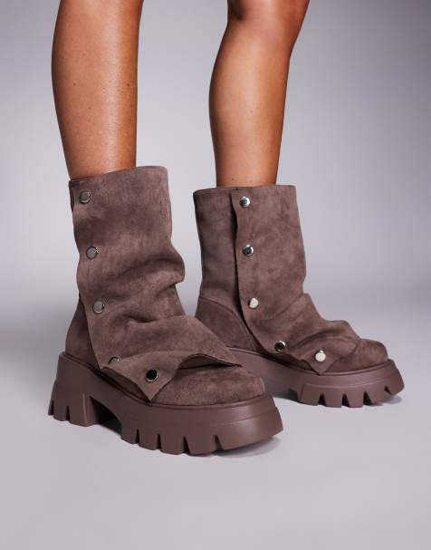 Azalea Wang – Bharti – Ankle-Boots in Kakao mit Nietenbesatz und dicker Sohle - view 1